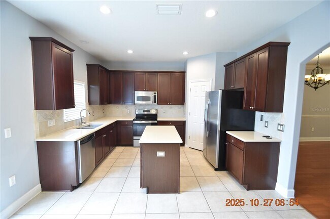 Building Photo - 8806 Cameron Crest Dr