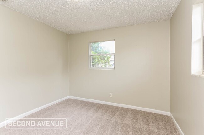 Building Photo - 8645 Samona Dr W