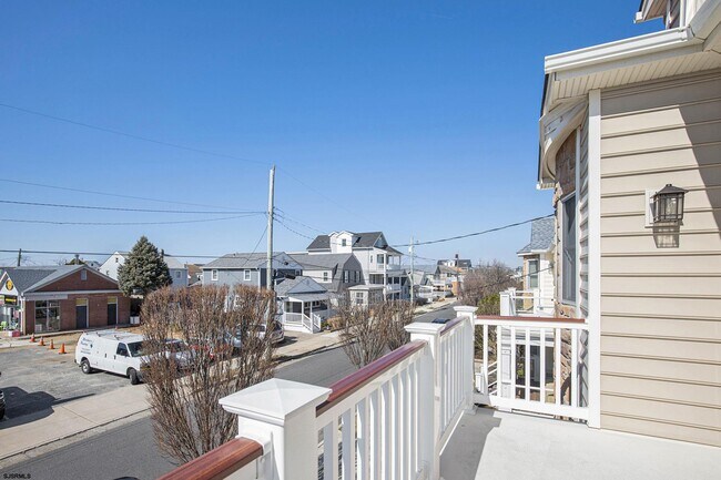 Building Photo - 7611 Ventnor Ave