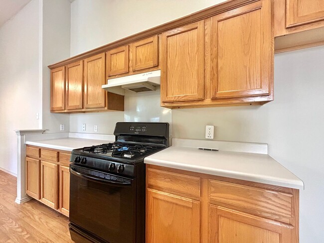 Building Photo - Charming 3/BR 2/BA One-Level Home with Fen...