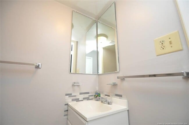 Building Photo - 1133 Schaub Dr