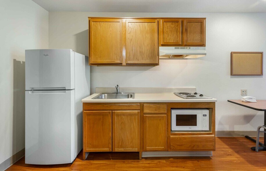 Building Photo - Furnished Studio-Charleston - North Charle...