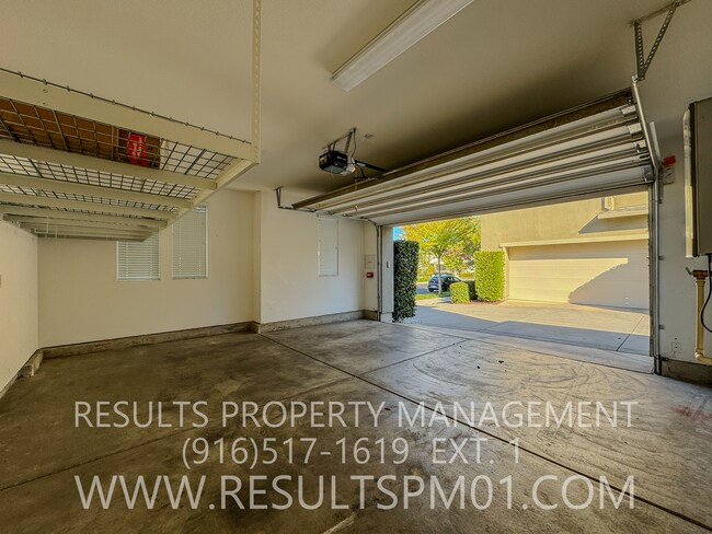 Building Photo - Spacious 4 Bedroom Home in McKinley Village Community