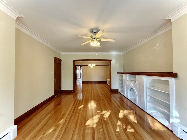 Building Photo - 5446 W Agatite Ave