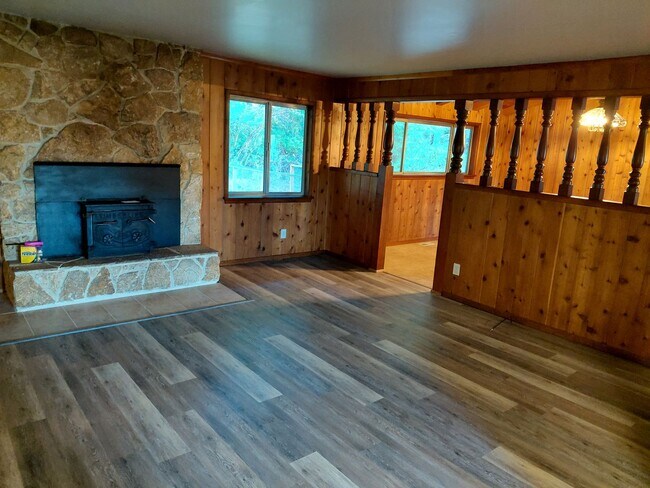 Building Photo - Silverdale Area Home