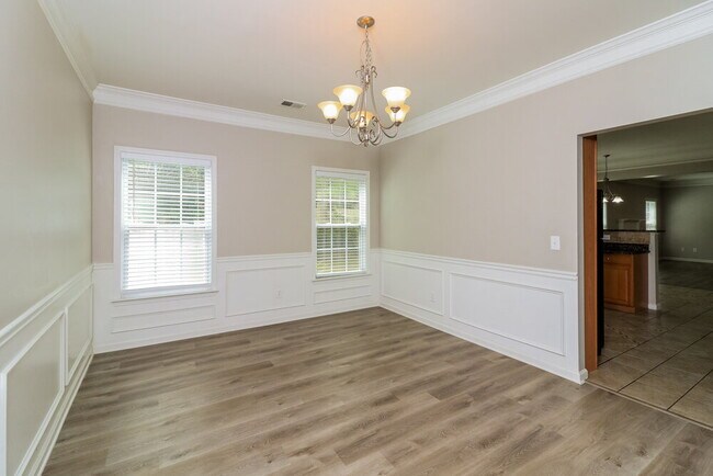 Building Photo - 2001 Creek Pointe Way