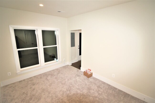 Building Photo - Elegant 3 Bedroom 2 Full 2 Half Bath Townhome in Ashburn