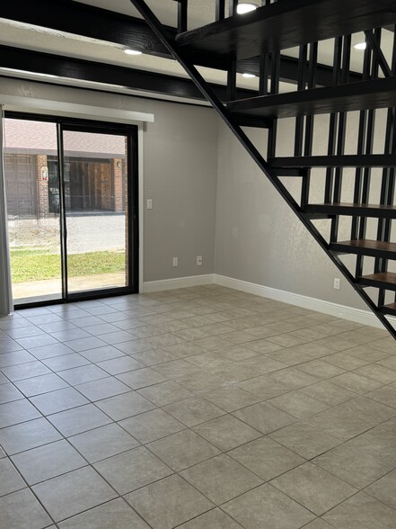 Building Photo - 3918 Overlook Dr NE