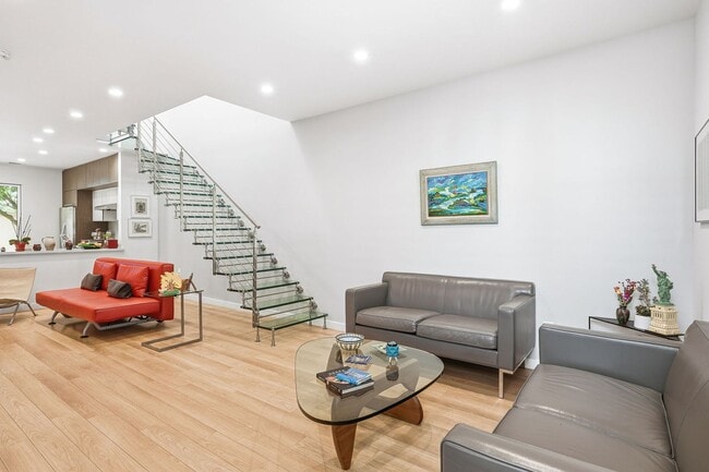 Building Photo - Stunning 3-Bedroom Home in a Prime Mountain View Location with Top-Rated Los Altos Schools!