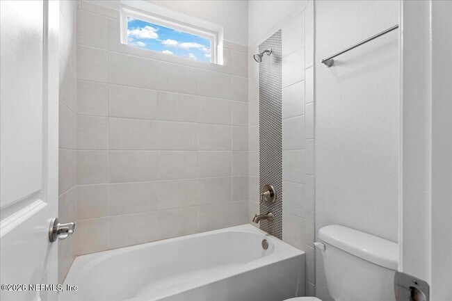 Building Photo - 52 Clarendon Rd