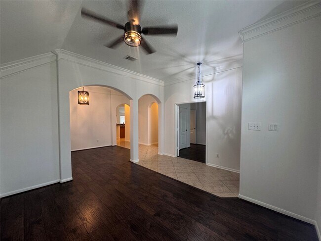 Building Photo - 9023 Kinnel Ln