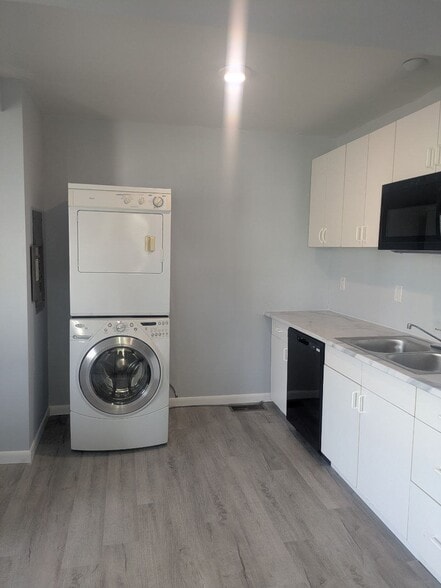 Building Photo - 85 N High St