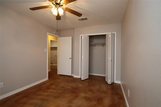 Building Photo - 12400 Captain Hopkins Cove