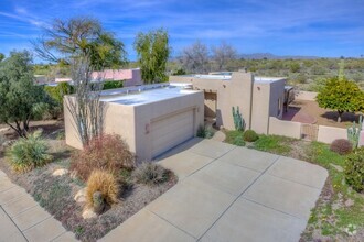 Building Photo - Beautiful Southwest Home with Mountain Vie...