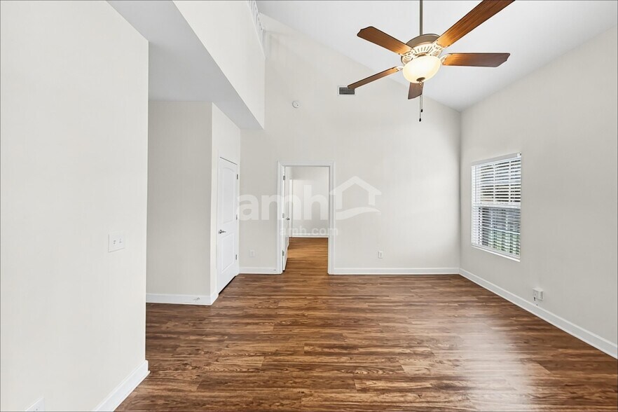 Building Photo - 4870 Beryl Dr