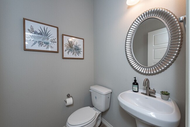 Building Photo - 4009 Oaklawn St