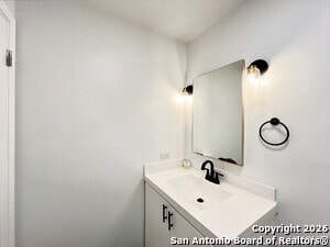 Building Photo - 8642 Fredericksburg Rd