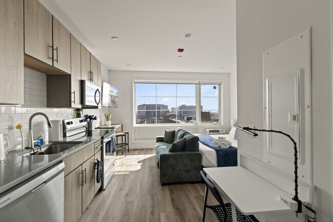 Building Photo - 501 N Perth St