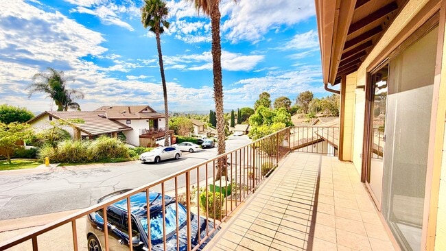 Building Photo - Wonderful Split-level Home with Spacious B...