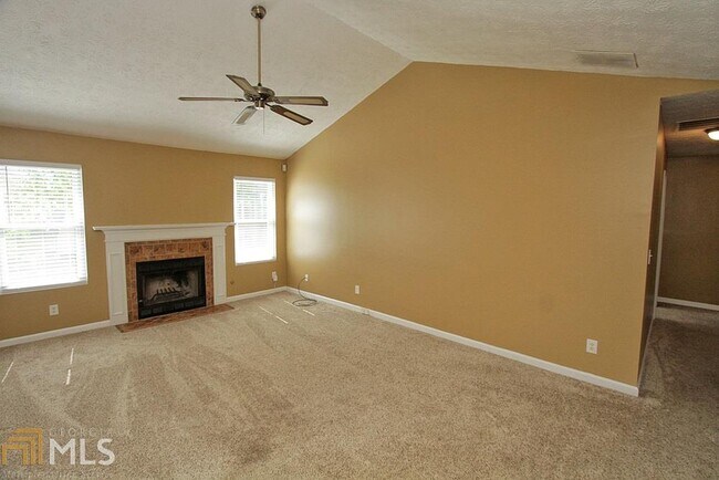 Building Photo - 2979 Sentinel Cir