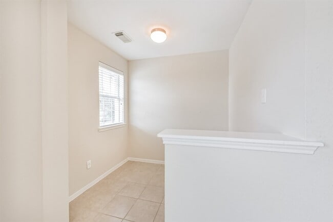 Building Photo - 2601 Hewn Rock Way