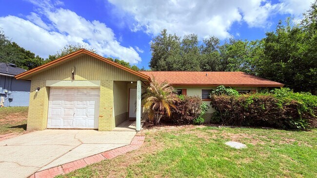 Building Photo - Pet-Friendly 3BR Home with Spacious Yard – No HOA!