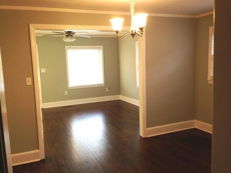 Dinning Room to Living Room - 129 Greene St