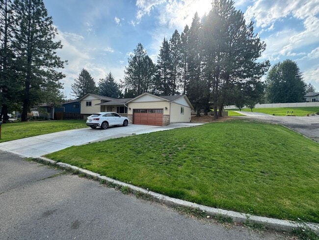 Building Photo - HANGMAN VALLEY 4 BEDROOM HOME