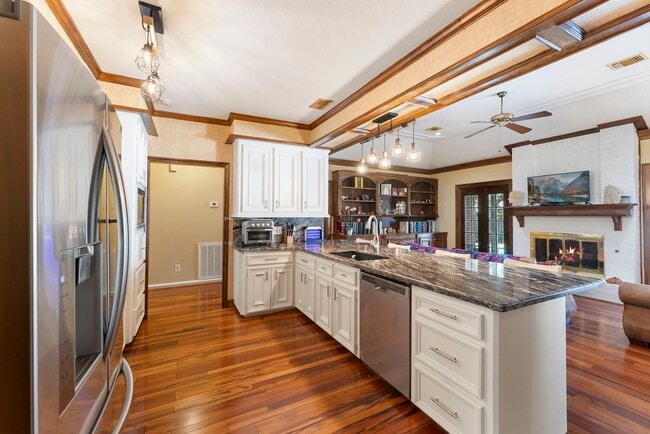 Building Photo - 11 Hornsilver Pl