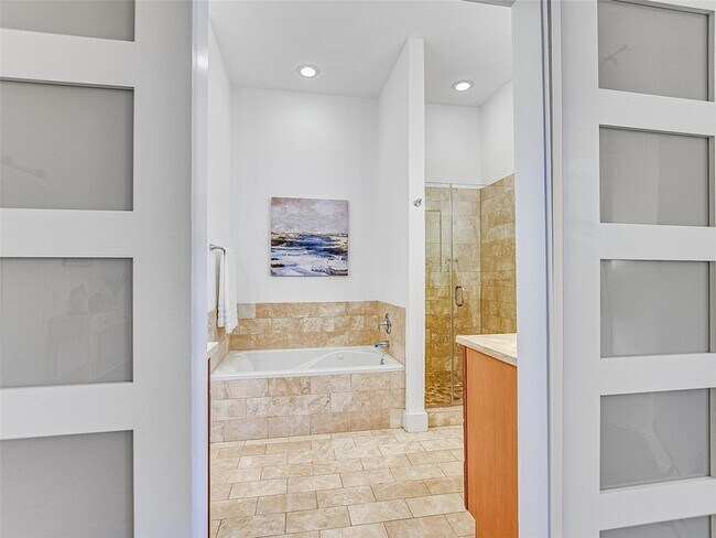 Building Photo - 2520 Bluebonnet Ln