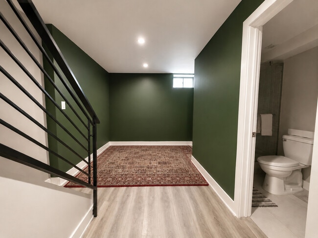 Building Photo - 1127 Kimball St