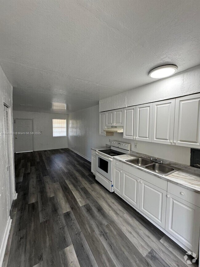 Building Photo - 3221 NW 48th St