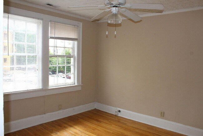 Interior Photo - Spanish Oaks Apartment
