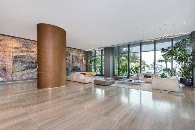 Building Photo - 460 NE 28th St