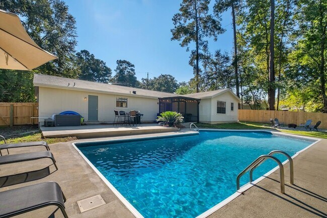 Building Photo - 890 Richardson Rd