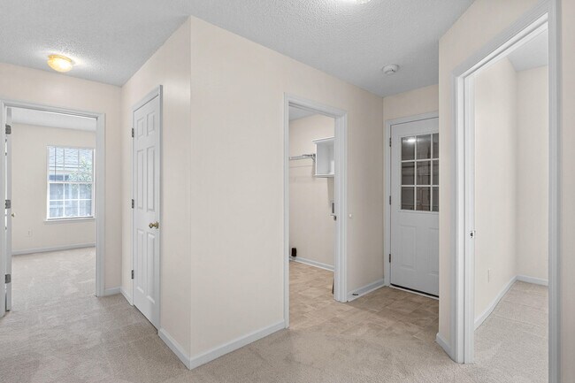 Building Photo - 224 Taylor Cir
