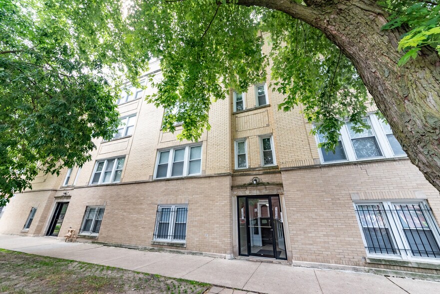 Primary Photo - 1507 W Albion Ave