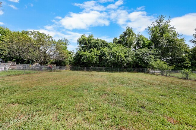 Building Photo - 741 Princeton Cir