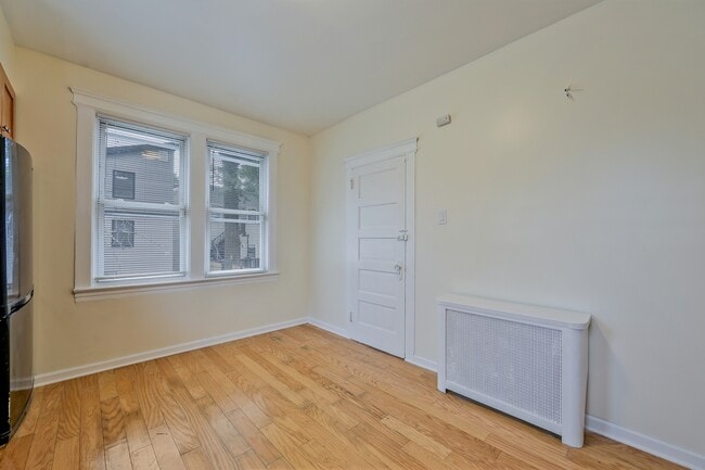 Building Photo - 26 Montrose Terrace