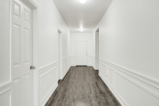 Building Photo - 3022 Sandpiper Dr