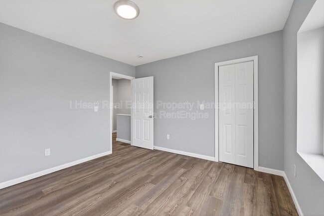 Building Photo - 1153 E 20th Ave