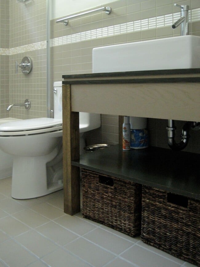 Building Photo - 415 Burgoyne Rd