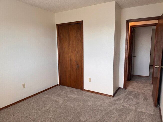 Building Photo - 3827 Glenhurst St