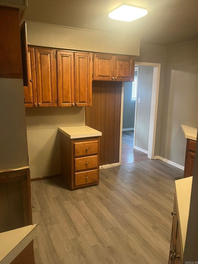 Building Photo - 407 W 33rd St