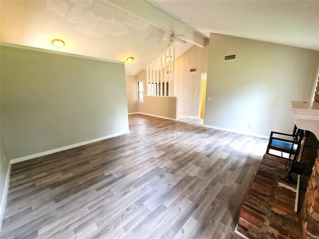 Building Photo - 3044 Cross Creek Dr