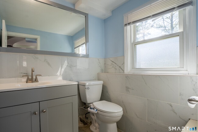 Building Photo - 115 Hilldale Rd