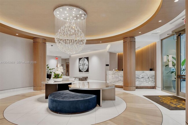 Building Photo - 888 Brickell Key Dr