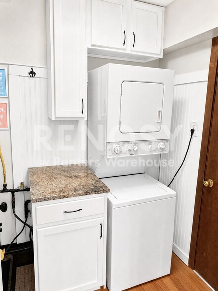Building Photo - 2775 Upland Ct