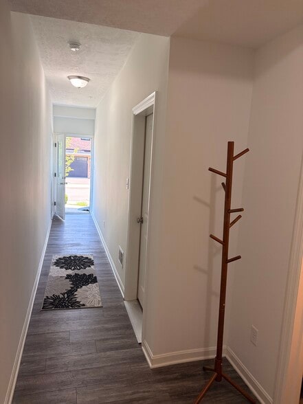 Foyer - 310 Thurgood Dr