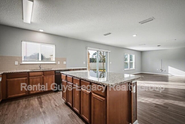 Building Photo - 5054 Oak Bend Ave